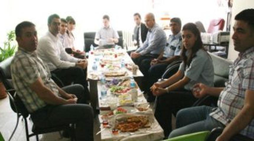 Emniyetten Tayini &Ccedil;ıkan Adliye Mensuplarına Yemek