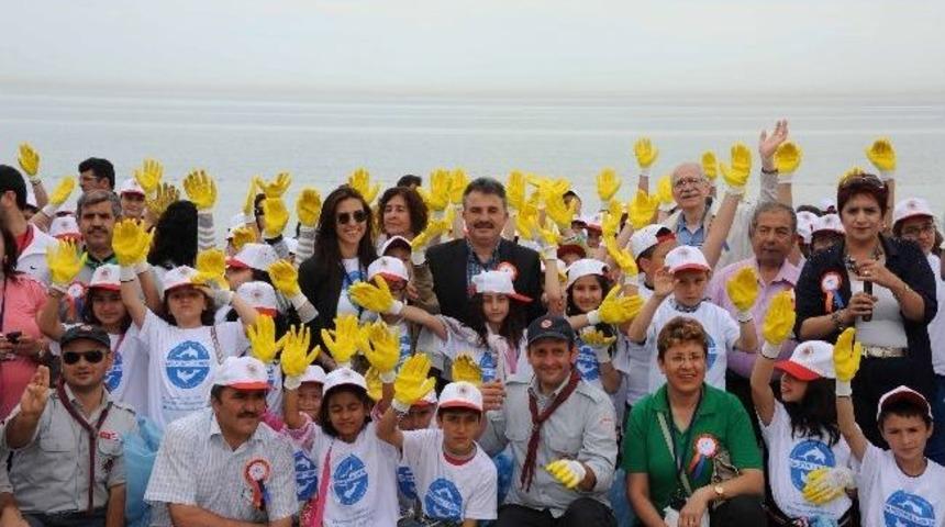 &Ccedil;evreci Minikler Atakum Sahilini Temizledi