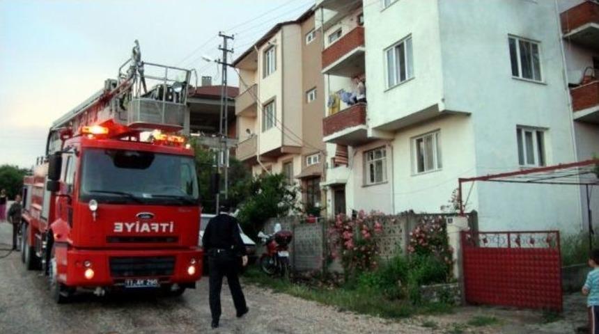 &Ccedil;akmakla Oynayan &Ccedil;ocuklar Evi Yaktı