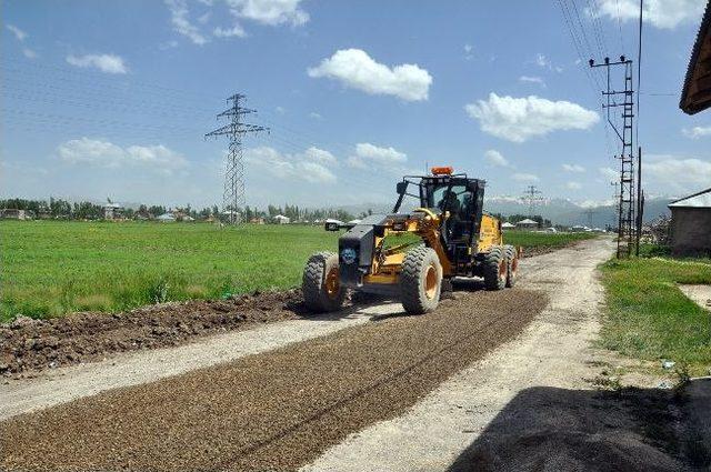 Y&uuml;ksekova da Yol &Ccedil;alışmaları S&uuml;r&uuml;yor 2