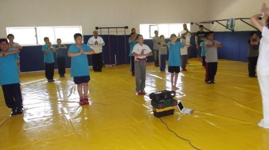 G&uuml;reşcilere Yoga Ve Doğru Nefes Alma Eğitimi Verildi