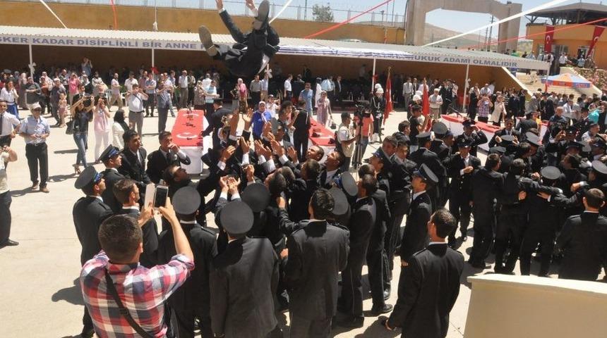 Siirt PMYO'da Mezuniyet Heyecanı
