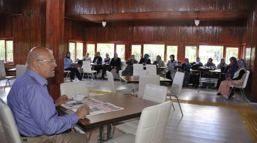 Karamanlı Bayanlar Belediyeden Memnun