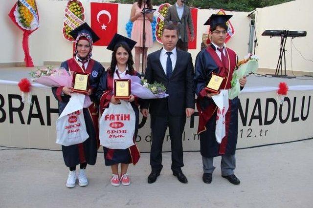 İbrahim Bodur Anadolu Lisesi&rsquo;nden Mezuniyet T&ouml;reni 1