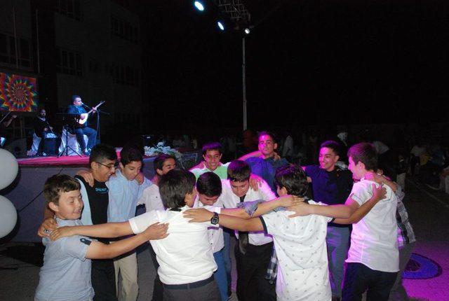 Ceyhan Bur&ccedil; Koleji nde Mezuniyet Coşkusu 3