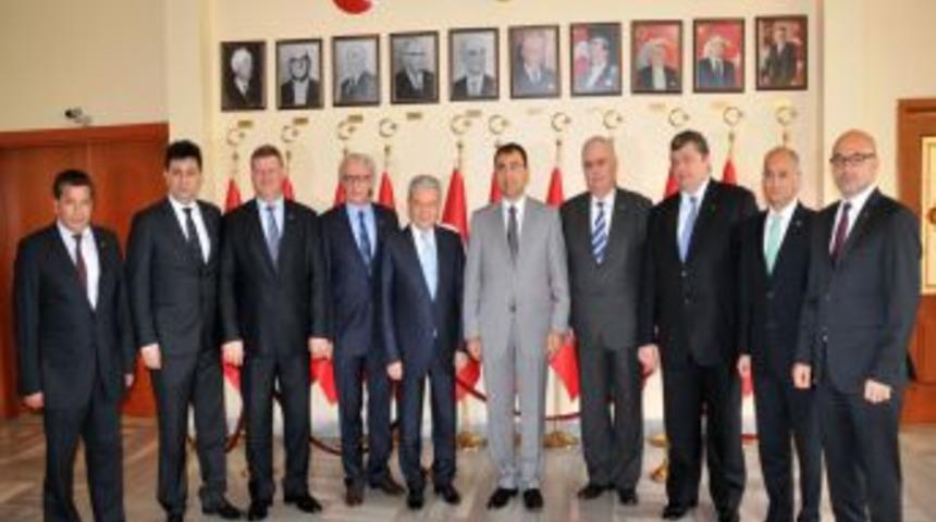 İZTO&rsquo;dan Vali Toprak&rsquo;a Hoşgeldin Ziyareti