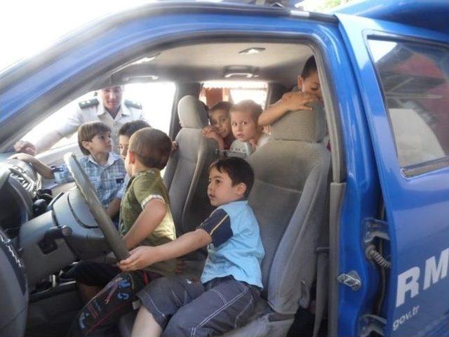 Minik Öğrenciler Jandarmayı Tanıdı 1