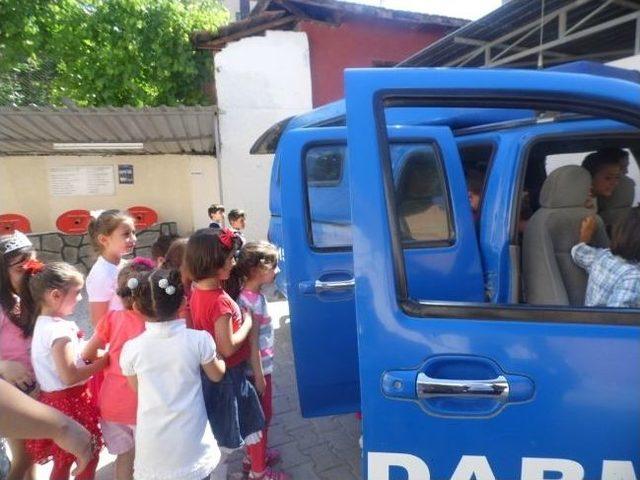 Minik &Ouml;ğrenciler Jandarmayı Tanıdı 3
