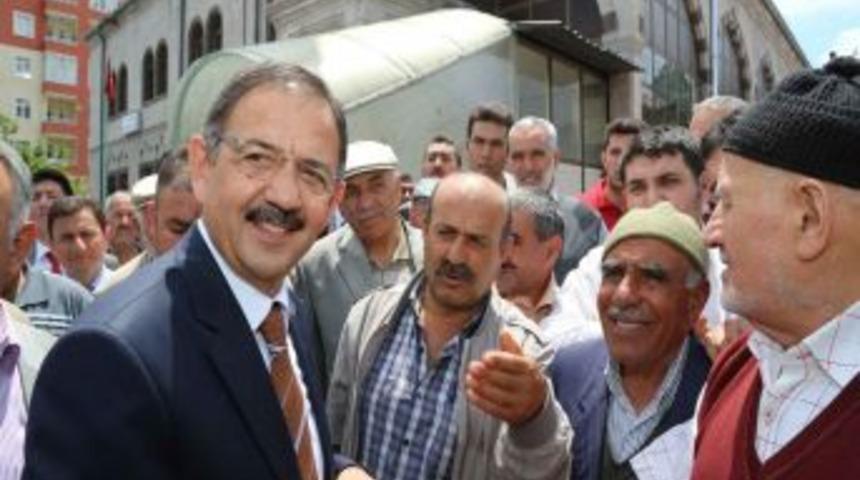 Başkan &Ouml;zhaseki, Her Cuma Namazı Sonrası Vatandaşları Dinliyor
