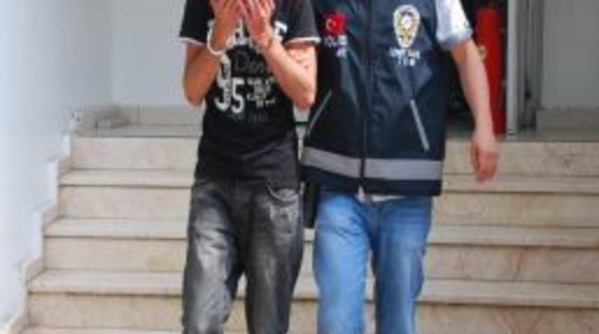 &Uuml;&ccedil; G&uuml;nde Beş İşyerini Soydu