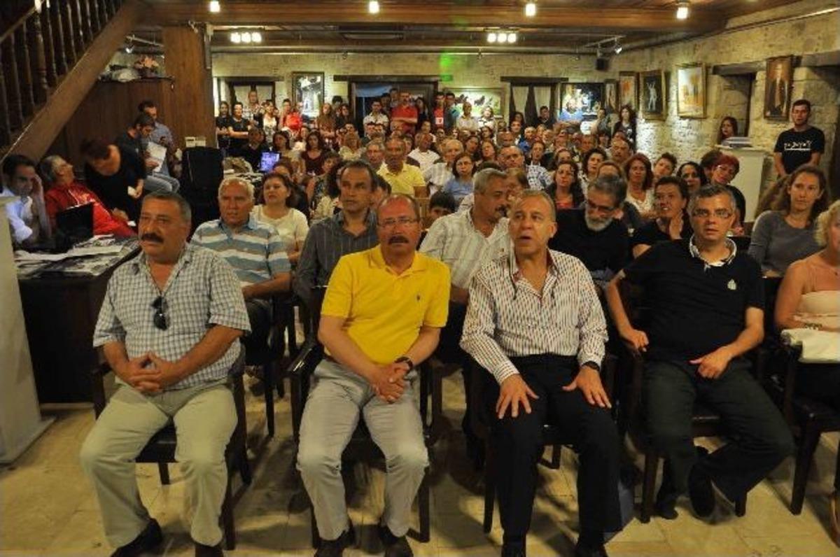 Nazım Hikmet &Ouml;l&uuml;m&uuml;n&uuml;n 50. Yılında Anıldı