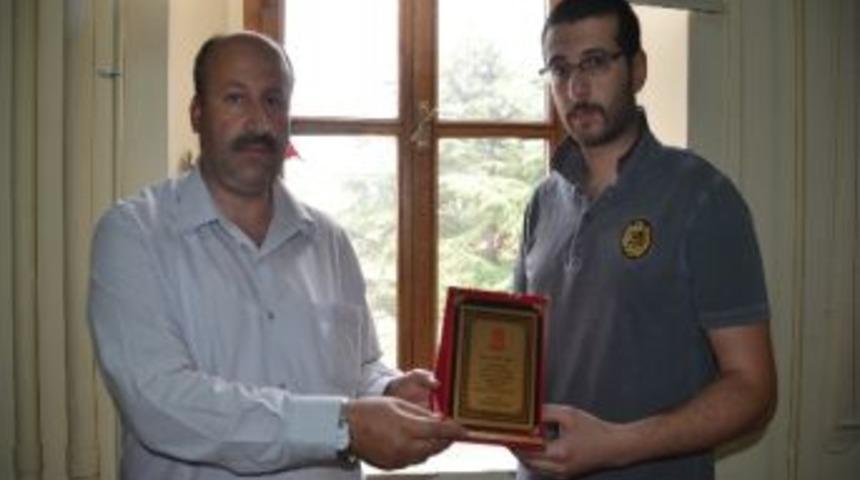 Bilecik Belediyesi Mehteran Takımına Plaket