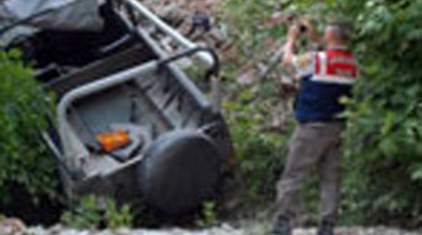 Safari cipi u&ccedil;uruma yuvarlandı