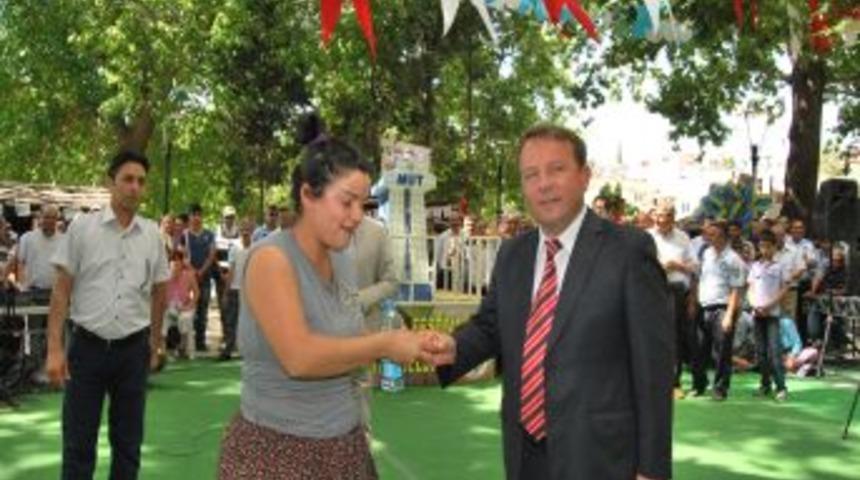 &lsquo;40. Kayısı K&uuml;lt&uuml;r Ve Sanat Festivali&rsquo; T&ouml;renle Başladı
