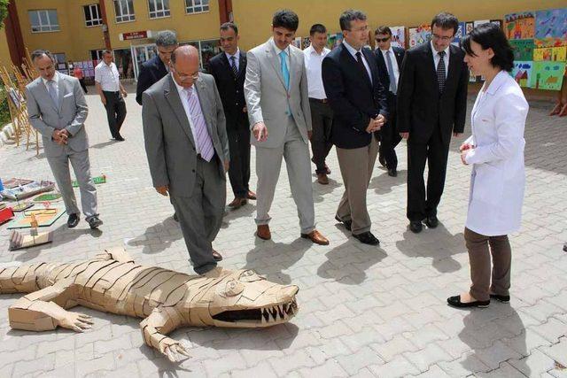 Vali Kolat, Bahar Şenliğini Ziyaret Etti 1