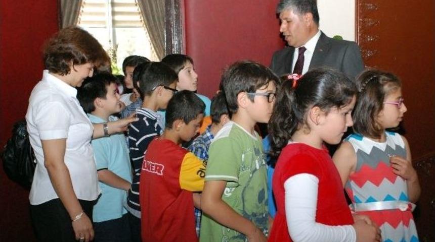 Edebali İlkokulu &Ouml;ğrencilerinden Valilik Ziyareti