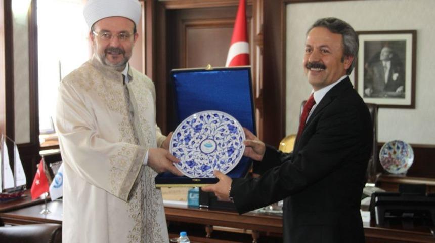 Diyanet İşleri Başkanı: Gen&ccedil;lerin G&ouml;n&uuml;l D&uuml;nyalarını Zenginleştirmemiz Lazım