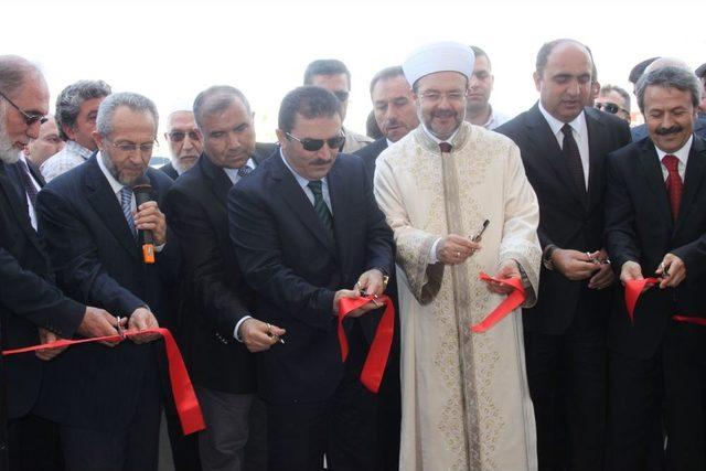 Diyanet İşleri Başkanı: Gen&ccedil;lerin G&ouml;n&uuml;l D&uuml;nyalarını Zenginleştirmemiz Lazım 1