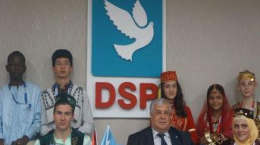 DSP Lideri T&uuml;rker, T&uuml;rk&ccedil;e Olimpiyatı&rsquo;na Katılan &Ccedil;ocukları Kabul Etti