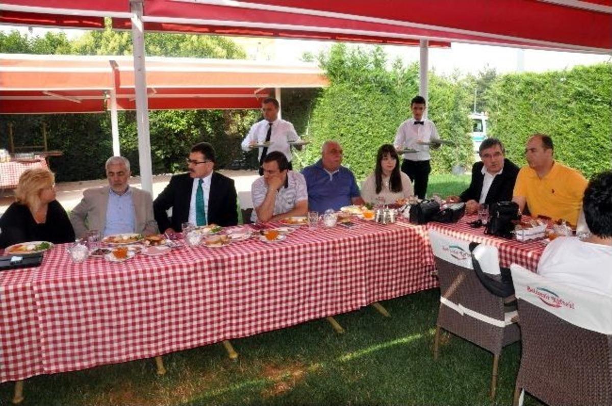 Vali Ahmet Turhan Gazeteciler İle Bir Araya Geldi