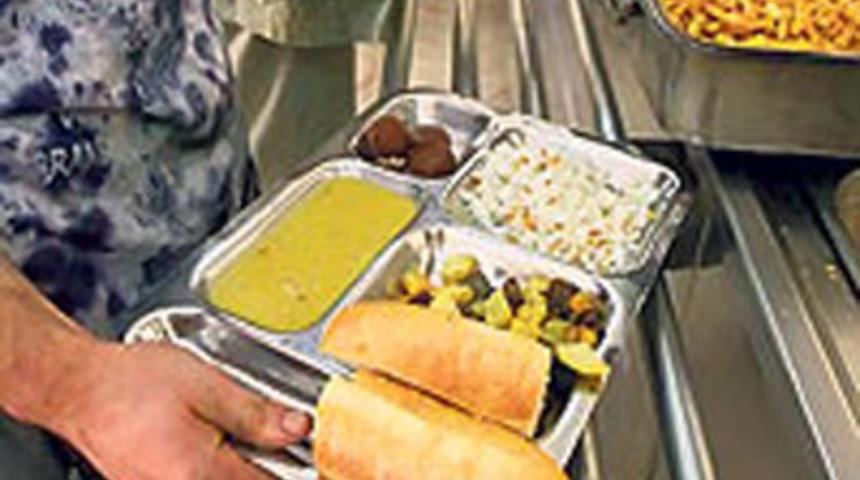 &Uuml;niversitede 98 kişi zehirlendi