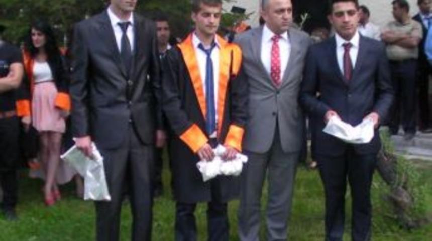 Kağızman Meslek Y&uuml;ksek Okulu'nda Mezuniyet T&ouml;reni,