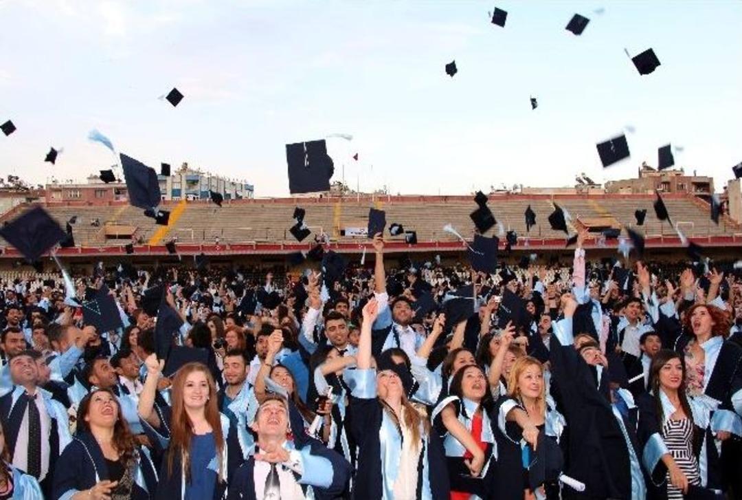 Ad&uuml;&rsquo;de 7 Bin 548 &Ouml;ğrenci Mezuniyet Sevinci Yaşadı