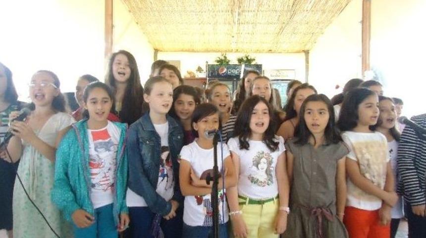 &Ouml;ğrencilerden İngilizce Konser