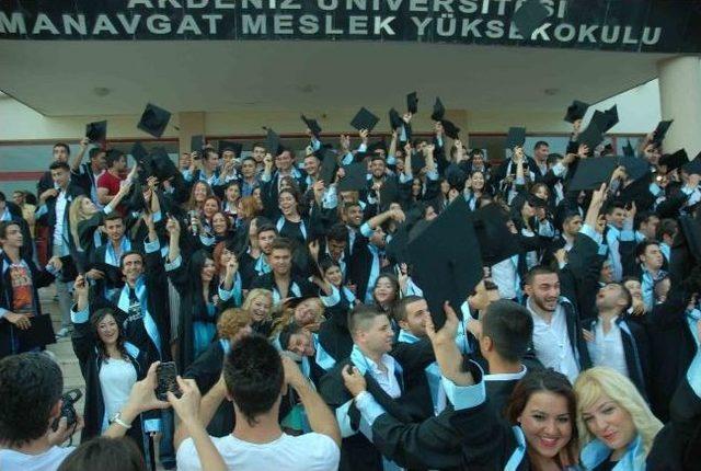 Aü Manavgat Meslek Yüksek Okulu’nda Mezuniyet Töreni