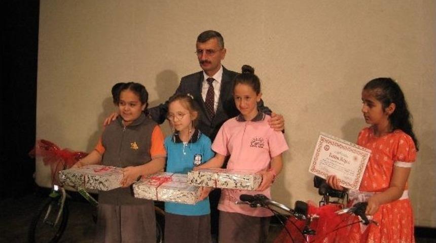 Kastamonu Valisi Erdoğan Bektaş;