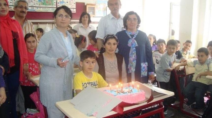 L&ouml;semiyi Yenen Ali&rsquo;ye Doğum G&uuml;n&uuml; S&uuml;rprizi