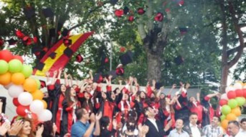 İznik &Ccedil;PL&rsquo;de Mezuniyet Sevinci