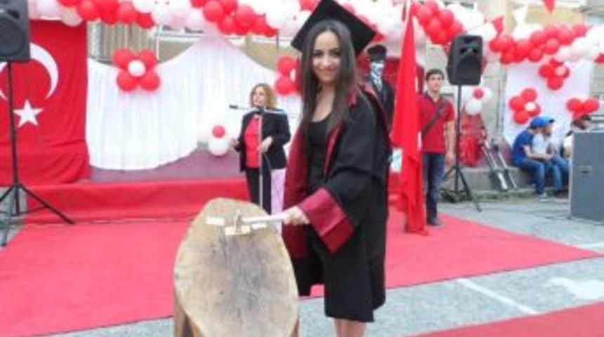 Alaplı Atalay Lisesi Son Mezunlarını Uğurladı