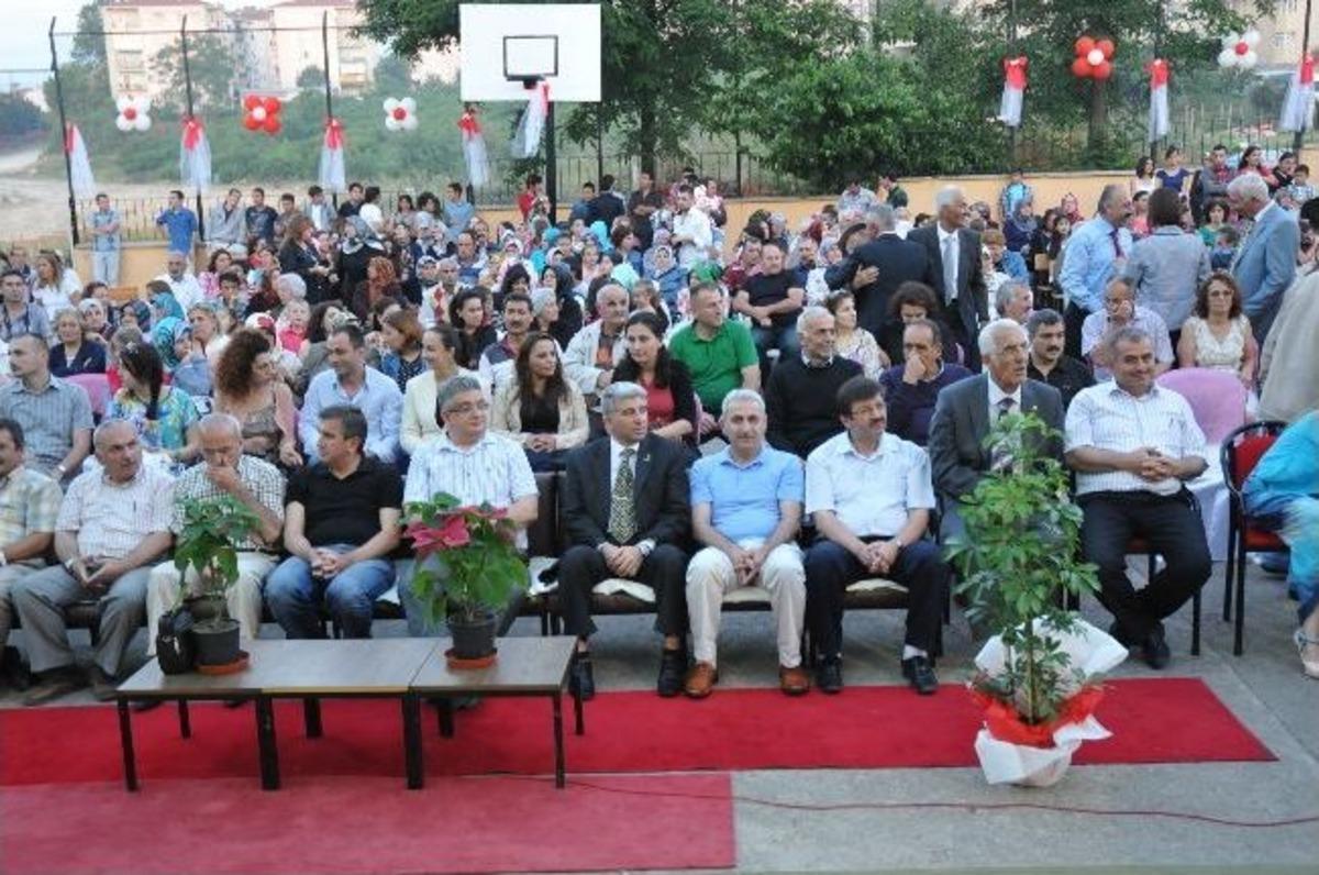 Ak&ccedil;akoca Anadolu &Ouml;ğretmen Lisesi'nde Mezuniyet T&ouml;reni