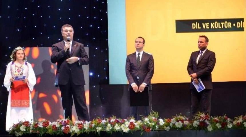 Vali Al; Aydın&rsquo;a T&uuml;k&ccedil;e Coşkusu Yaşatan D&uuml;nya &Ccedil;ocuklarına Teşekk&uuml;r Etti