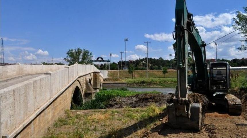 Sarayi&ccedil;i&rsquo;nde Hazırlık Telaşı