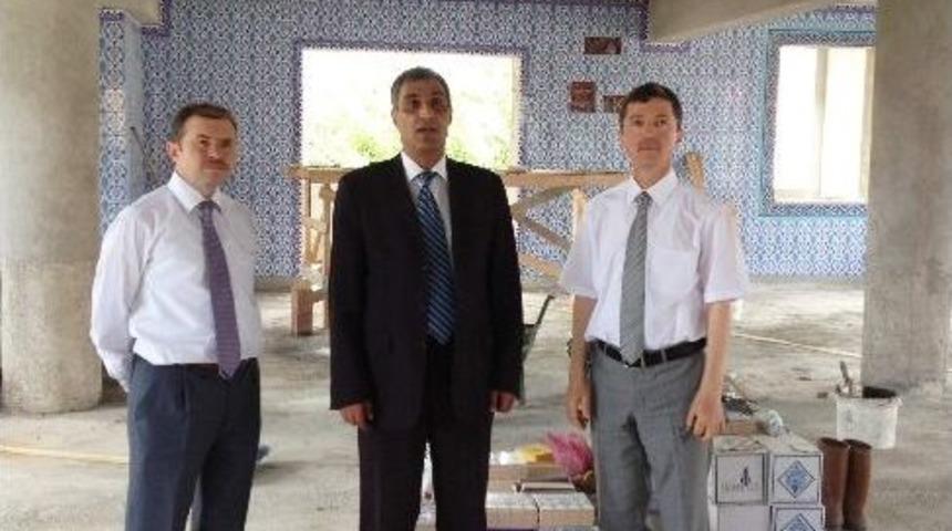 M&uuml;ft&uuml;s&uuml; Başiş &Ccedil;aylı, Cami İnşaatını İnceledi