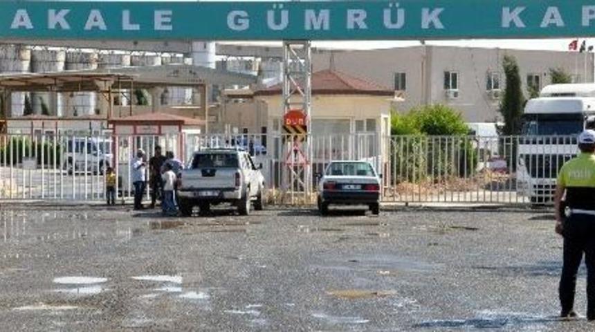 Ak&ccedil;akale Sınır Kapısı Tek Taraflı Ge&ccedil;işlere A&ccedil;ık
