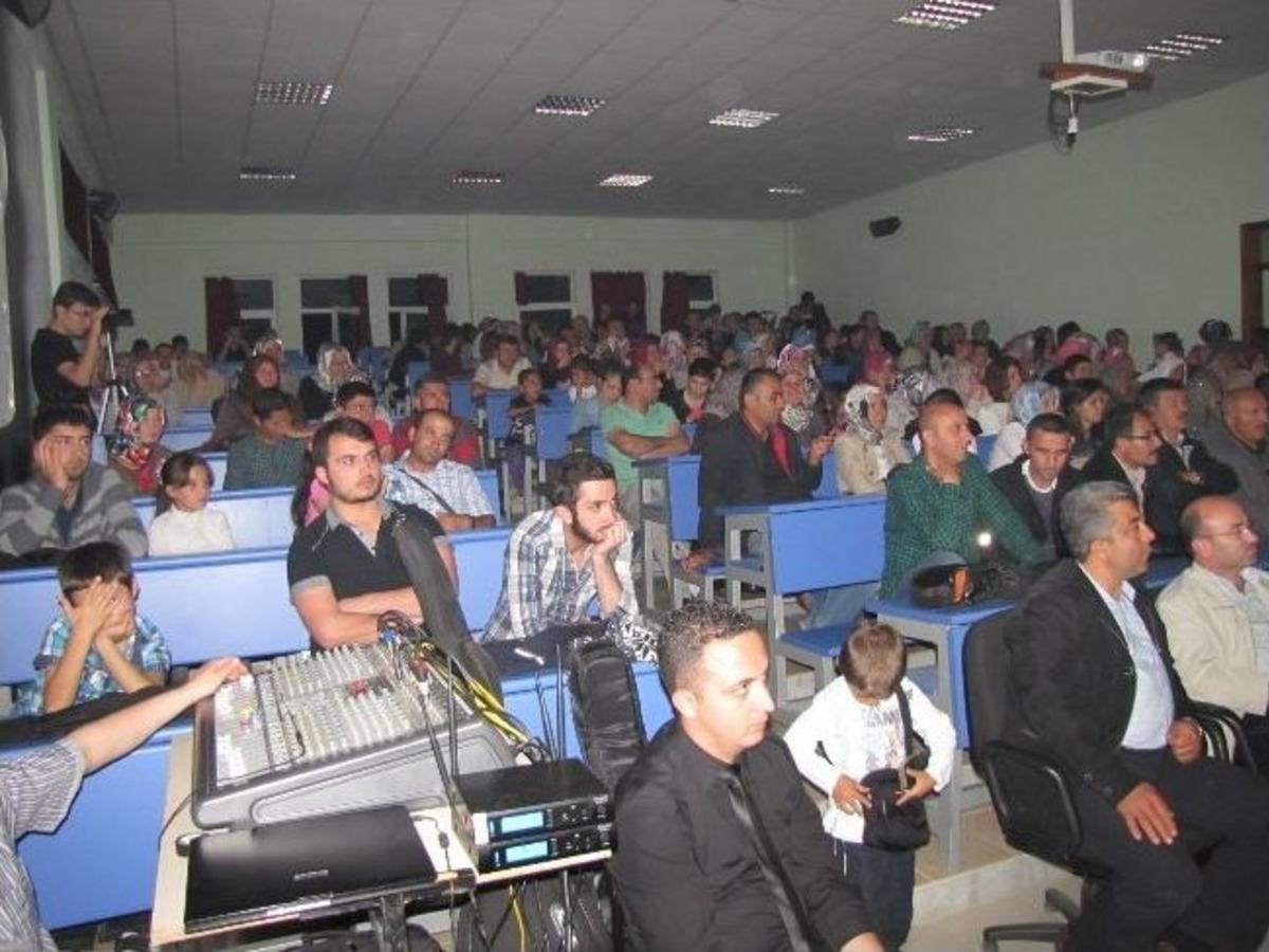 Atat&uuml;rk İlkokulu &Ouml;ğrencilerinden Şiir Dinletisi