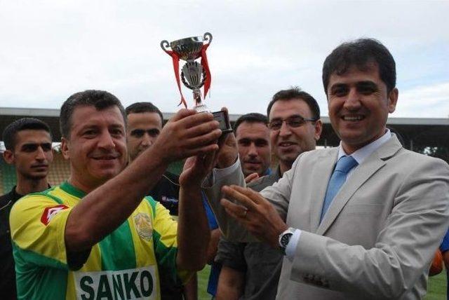 Mahkumların Final Maçı Çekişmeli Geçti 1