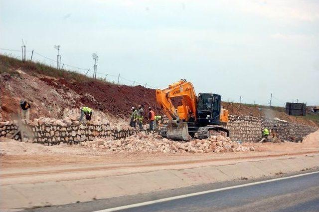 Bandırma-biga Yolu Asfaltlanıyor 1