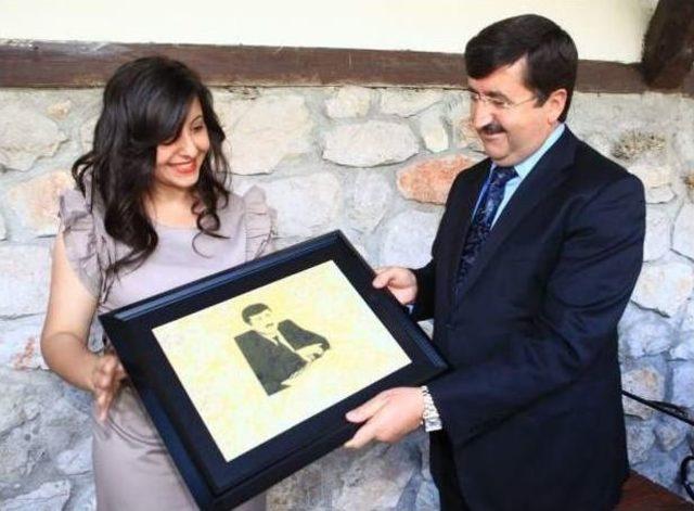 Vali İle Başkan Sergi A&ccedil;tı 1