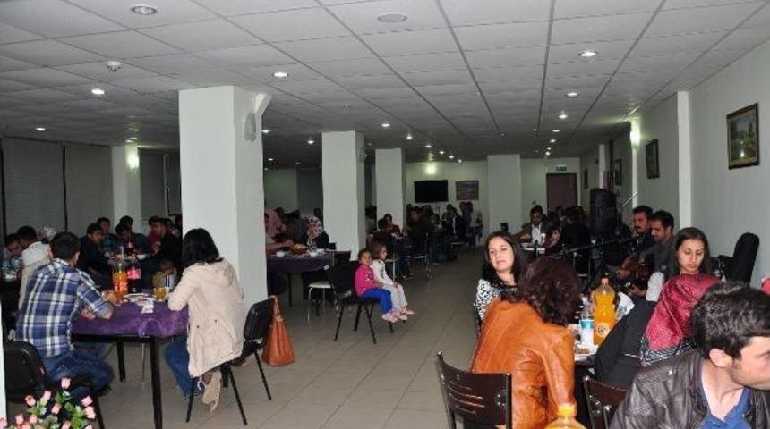 Hizan&rsquo;da Eğitim-sen&rsquo;den &Ouml;ğretmenlere Yıl Sonu Dayanışma Yemeği