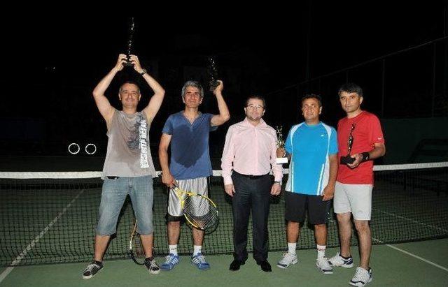 Kepez  yetişkinler Tenis Kursu  Turnuvayla Sona Erdi 1