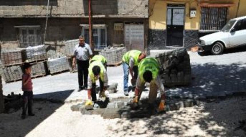 Şahinbey Belediyesi Kilittaşı Ve Kaldırım Yenileme &Ccedil;alışmasını S&uuml;rd&uuml;r&uuml;yor