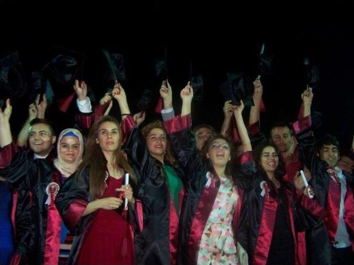 Korkut Ata Üniversitesi’nde Mezuniyet Coşkusu G1
