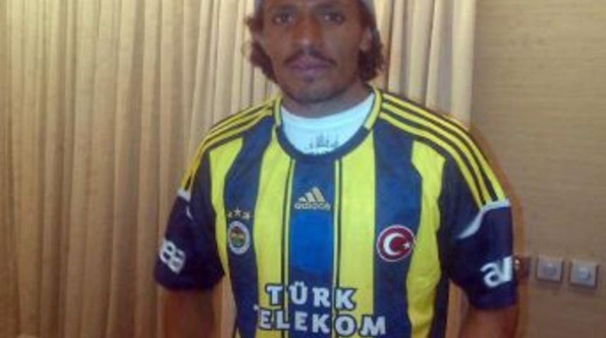 Fenerbah&ccedil;e'de Bruno Alves, Resmi S&ouml;zleşmeye Imza Attı