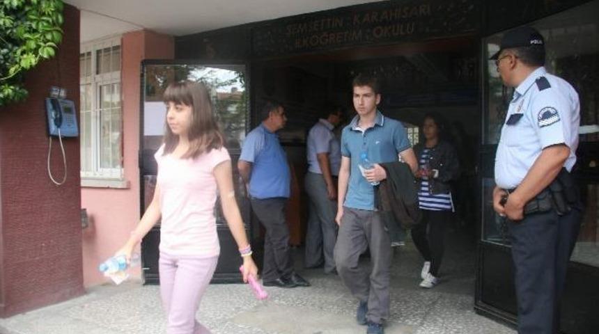 Afyonkarasisar&rsquo;da Sbs Sınavı Sorunsuz Bitti