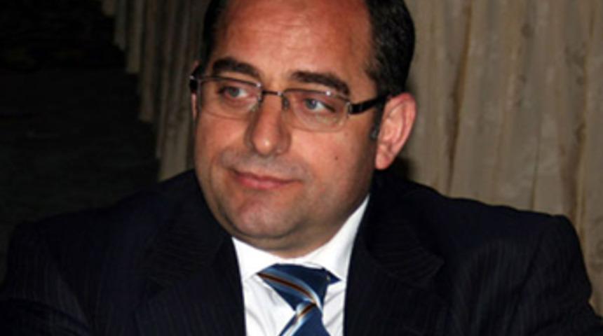 "AKP'ye kafa tutana Zekeriya &Ouml;z sopası"