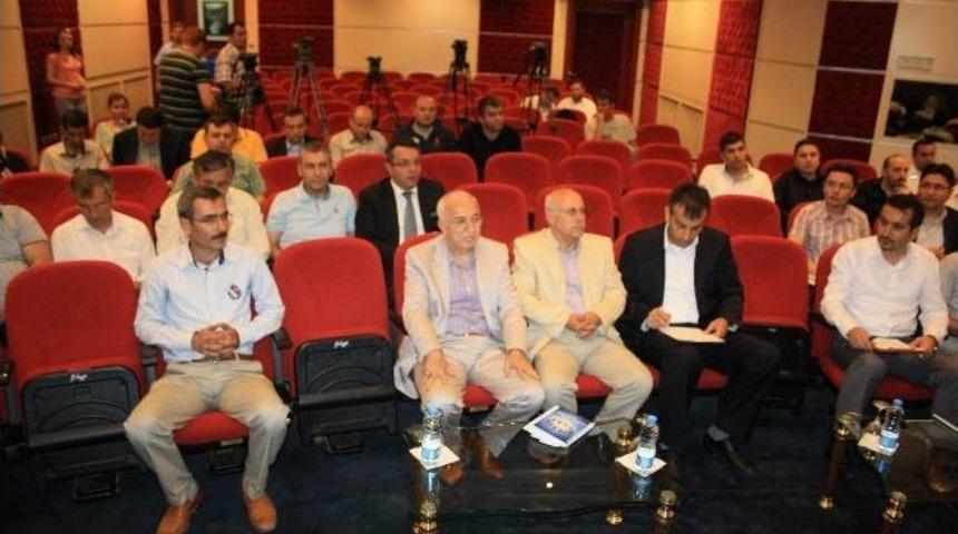 Bilişim Sekt&ouml;r&uuml;n&uuml;n Sorunları Değerlendirildi